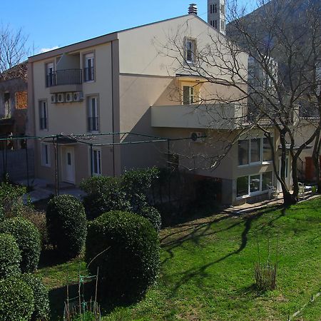 מוסטר Guesthouse Liska מראה חיצוני תמונה