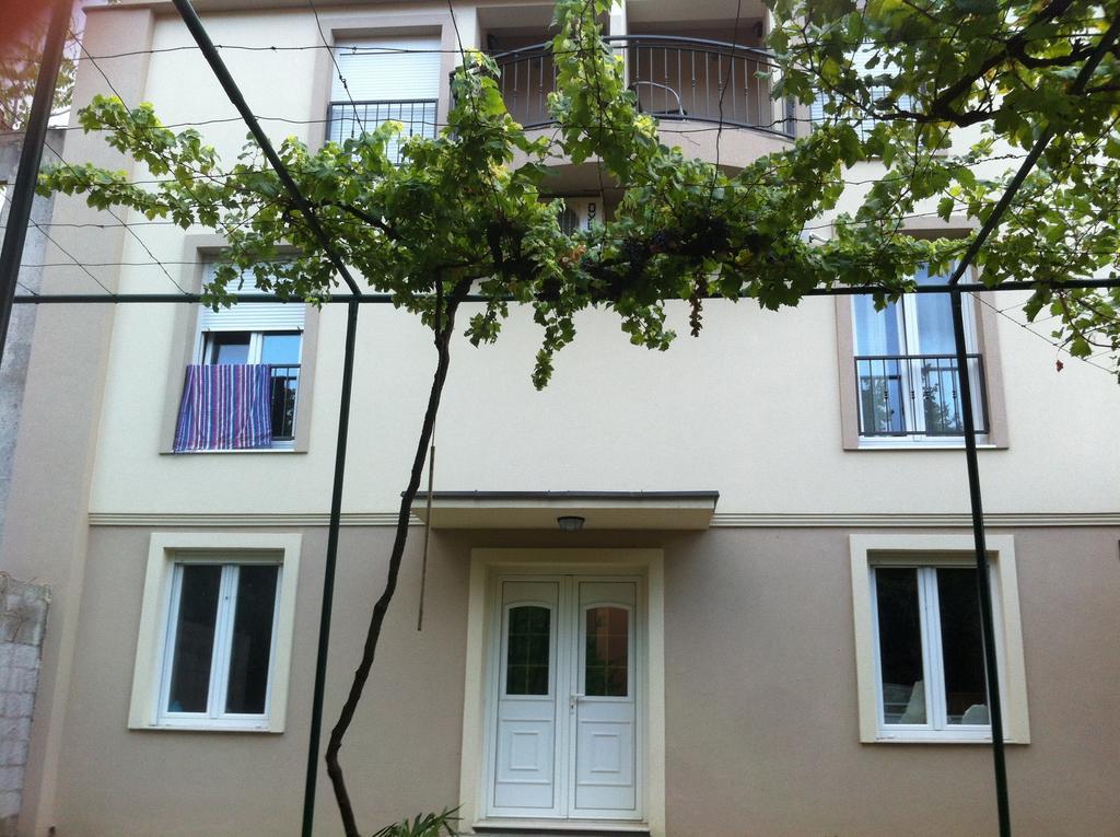 מוסטר Guesthouse Liska מראה חיצוני תמונה