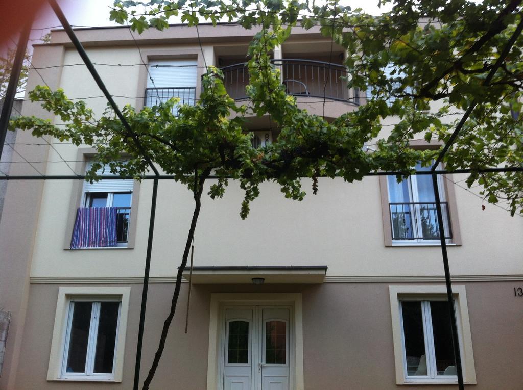 מוסטר Guesthouse Liska מראה חיצוני תמונה